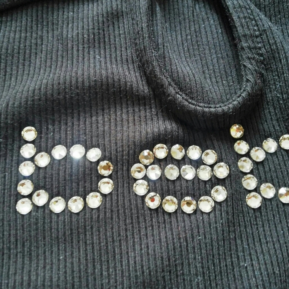Bebe Ribbed & Lace Swarovski Logo Keyhole Top - Picture 5 of 16